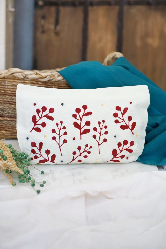 Kırmızı Kızılcıklar - Makyaj Çantası