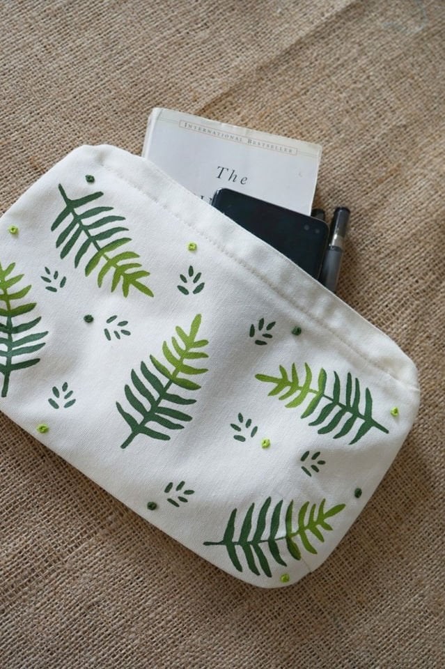 Yeşil Eğrelti Otları Desenli Makyaj Çantası