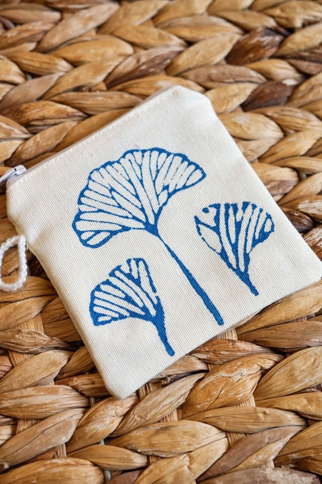 Çivit Ginkgolar Desenli İsim İşlemeli Mini Cüzdan