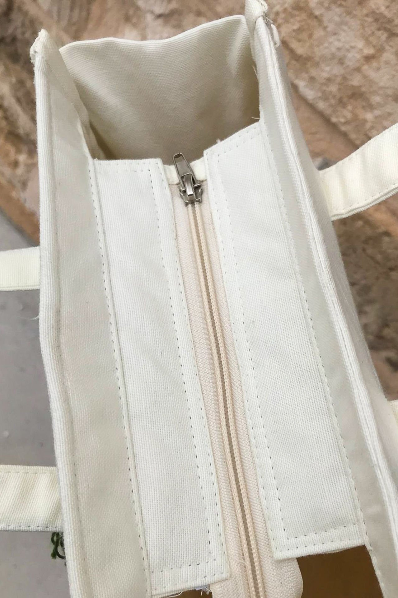 Krem Rengi Renkli Yapraklar Baskılı Kol Çantası