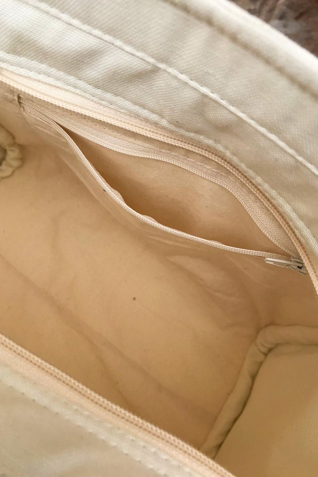 Krem Rengi Renkli Yapraklar Baskılı Kol Çantası