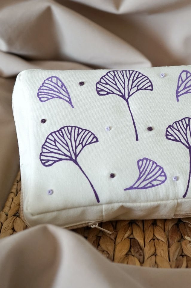 Mor Ginkgolar Desenli Kitap Kılıf