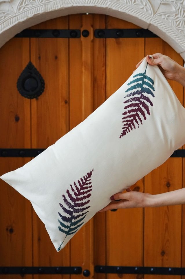 Eğrelti Otları Desenli Kırlent Kılıfı 60x30 cm.