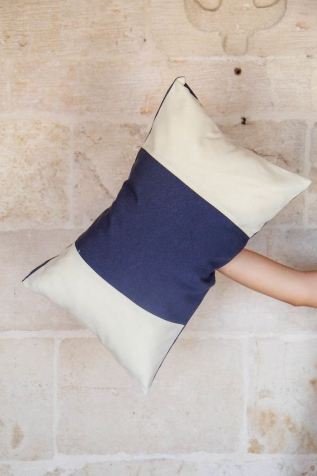 Kalın Petrol Mavisi Şeritli Kırlent Kılıfı 30x60 cm.